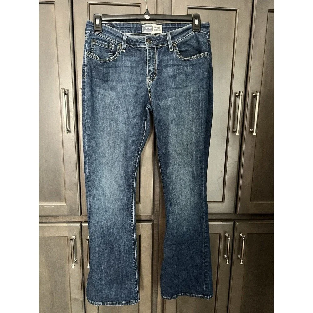 Levi Strauss Signature Modern Bootcut Jeans Medium Wash Blue Denim Women’s 12M